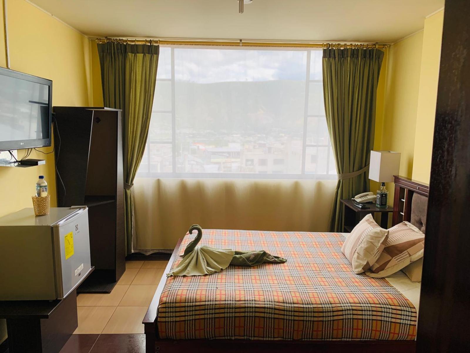 Dos Hemisferios Hotel Quito Exterior photo