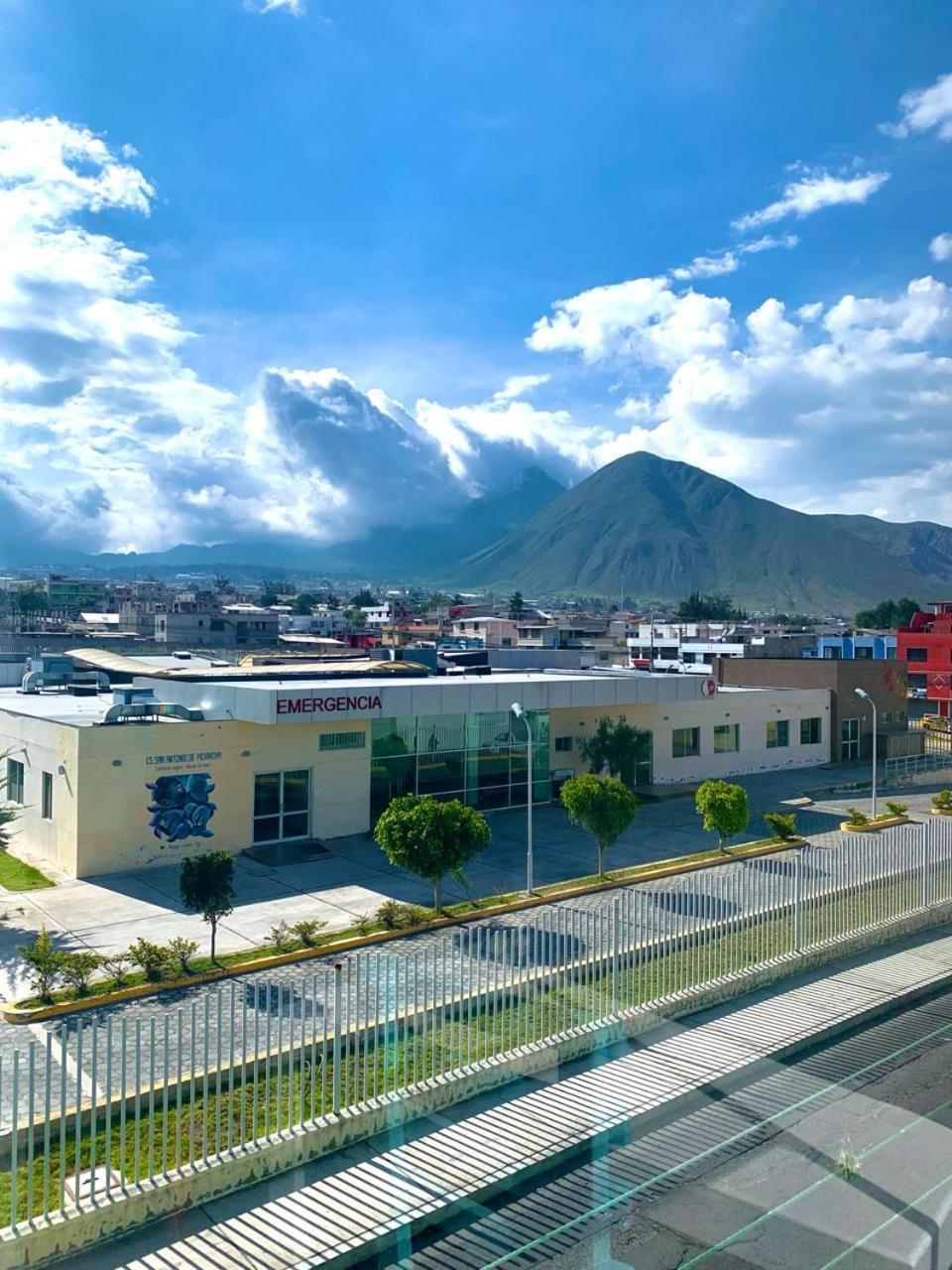 Dos Hemisferios Hotel Quito Exterior photo